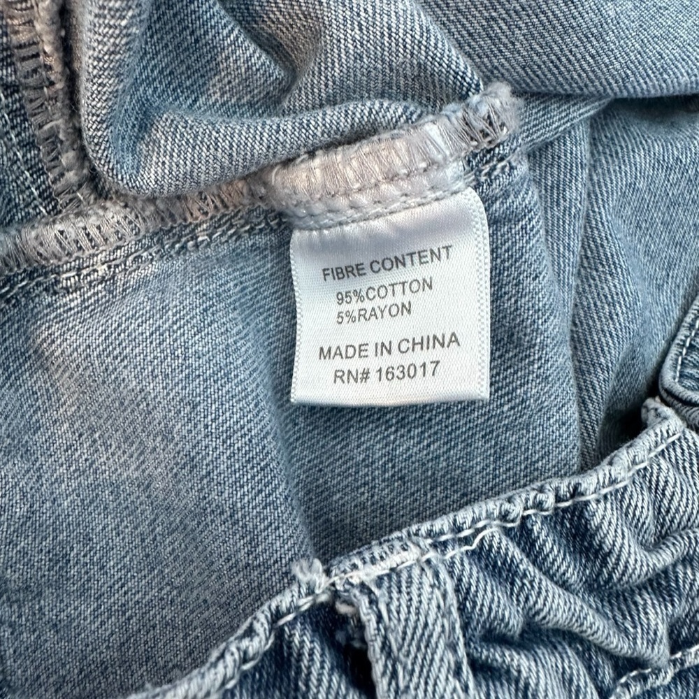Princess Polly light wash jeans - Picture 11 of 16